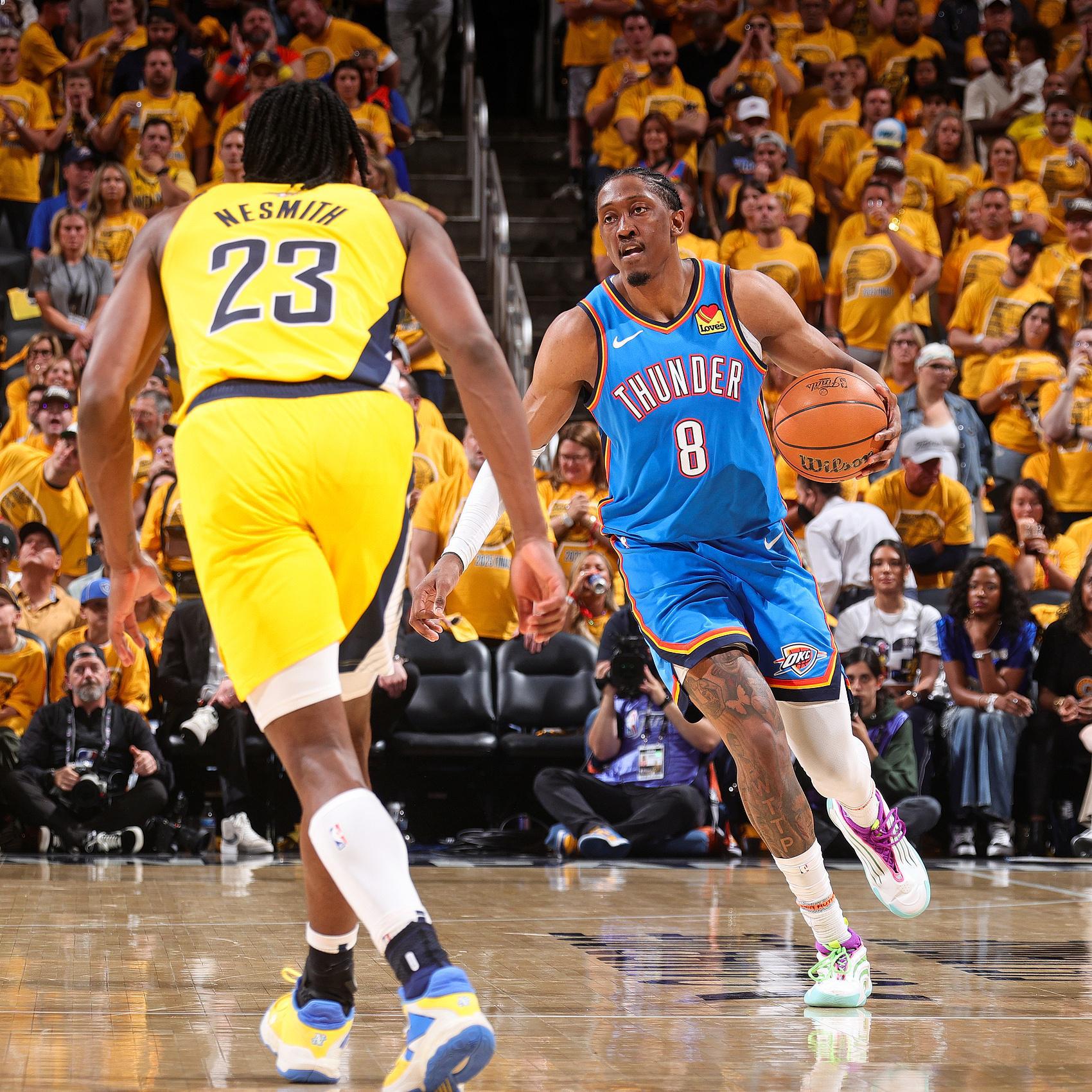 杰伦威：我从小就不高一直打控卫 大学和NBA都是先打侧翼再打控卫