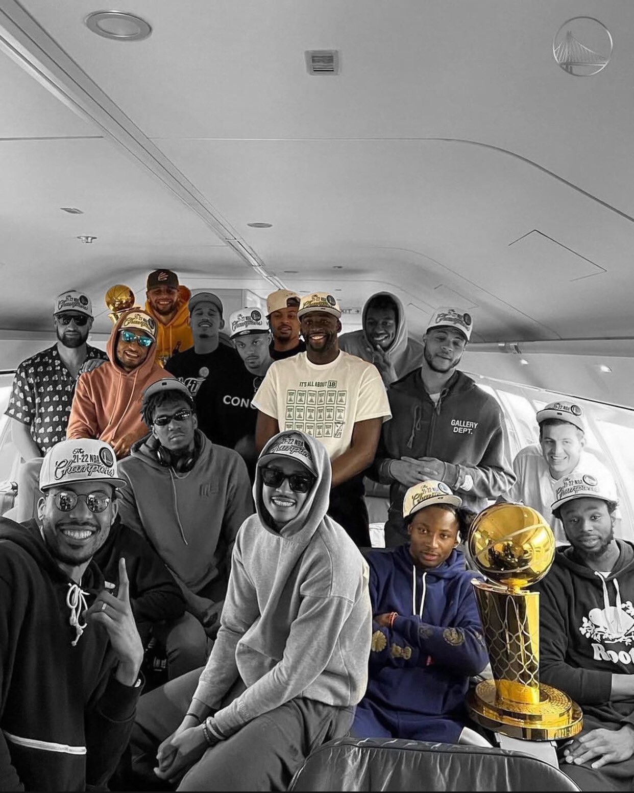 开云官网-😧卢姥爷也走了！勇士22年夺冠阵容只剩5个人了