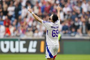 开云体育官网-法媒：罗马、法兰克福、桑德兰等多队有意里昂前锋米卡乌塔泽