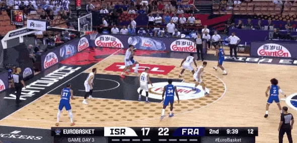 开云体育官网-脑后长眼！亚布塞莱遭遇两人包夹，绝处逢生送出灵性一传