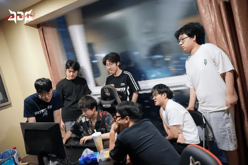 开云体育官网-JDG发布训练返图：努力训练，明天加油！