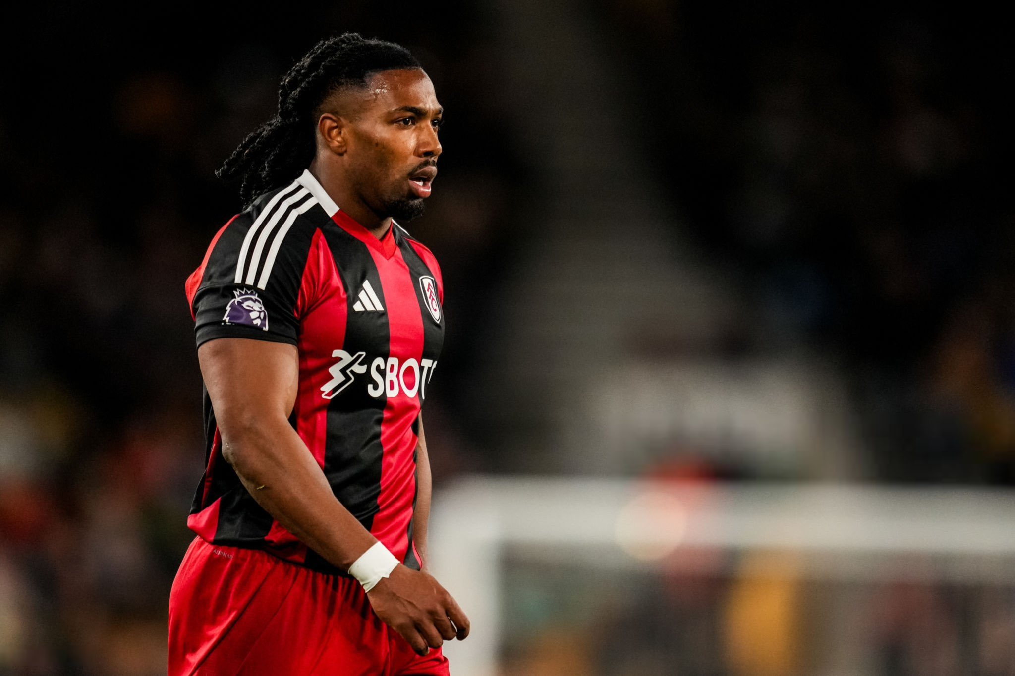 开云体育下载-半岛电视台：富勒姆边锋阿达马·特劳雷将加盟沙特甲球队乌拉