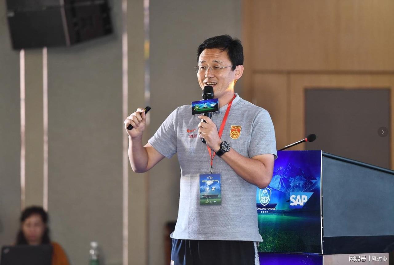 知名博主质疑嗨球合同：故意绕开体育仲裁 耍心思对付家长和孩子