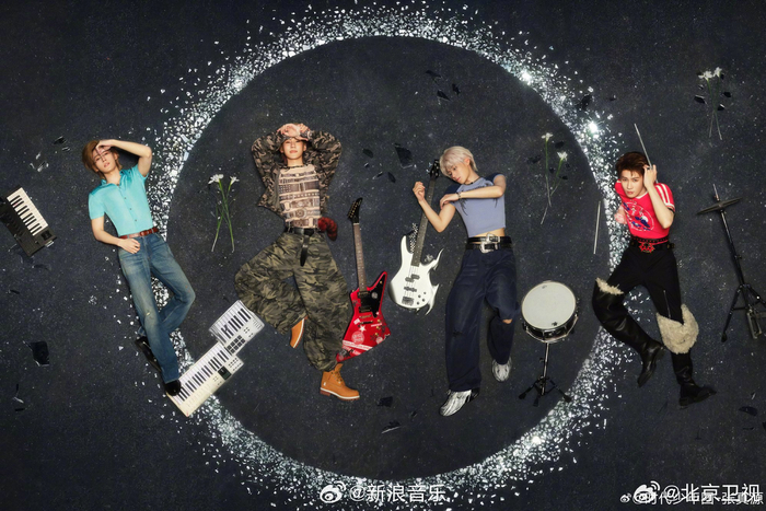 张真源拳击概念照曝光，擂台人格对抗设定引热议|张力|追星语录|少年团|新概念|故事_新浪体育_新浪新闻