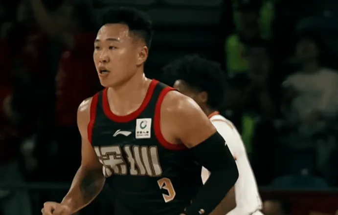 开云体育官网-贺希宁发文庆祝主场战胜上海：这是在龙华的“猎鲨”时刻！