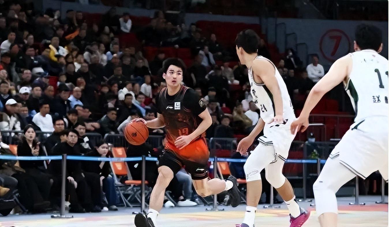 kaiyun-谁能想到，于德豪三分球6投5中，拿到17分，成为球队赢球功臣