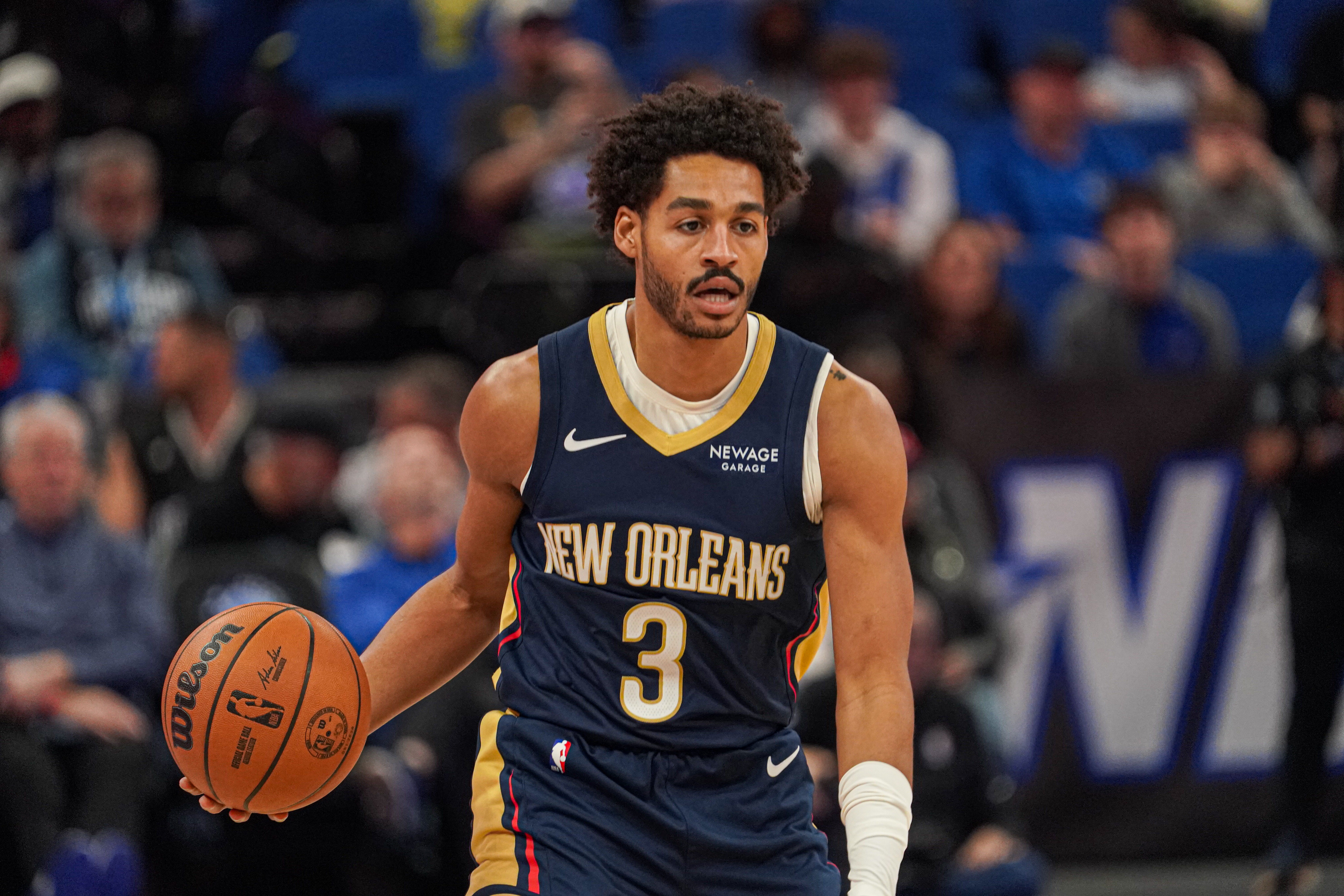 开云-火力全开！鹈鹕第三节狂轰50分 普尔个人12中8砍下22分4助