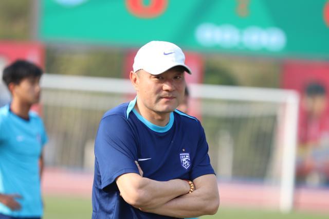 开云体育下载-专访三镇B队主帅姜坤：战中乙要打出年轻人的朝气